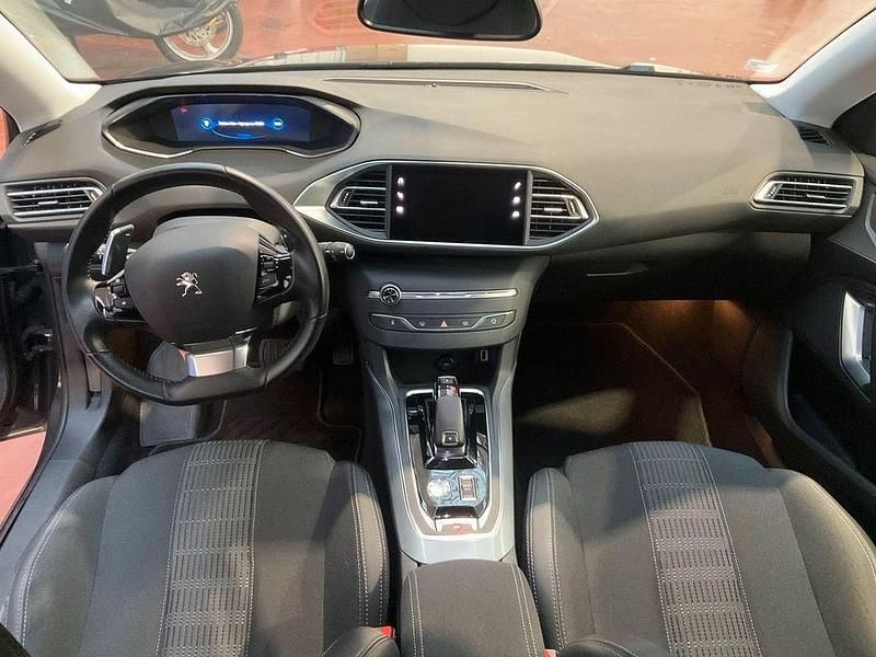 Gebraucht Peugeot 308 Allure 131 PS (96 kW) 2020 Grau Limousine