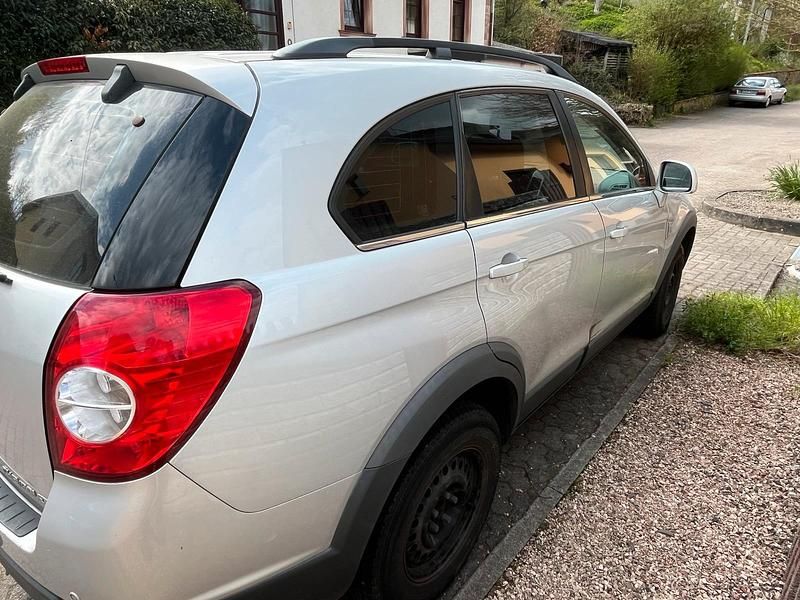 Gebraucht Chevrolet Captiva 150 PS (110 kW) 2009 Silber SUV