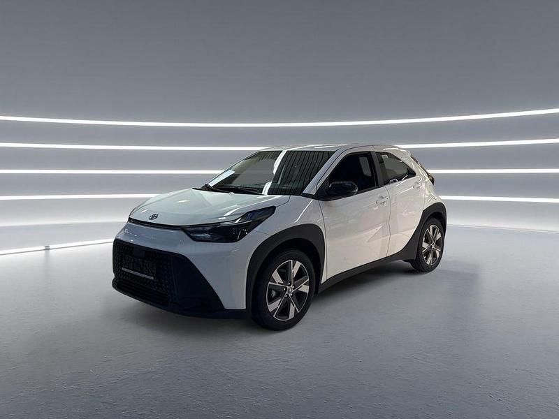 Neu Toyota Aygo X Active 117 PS (86 kW) 2026 Weiß SUV
