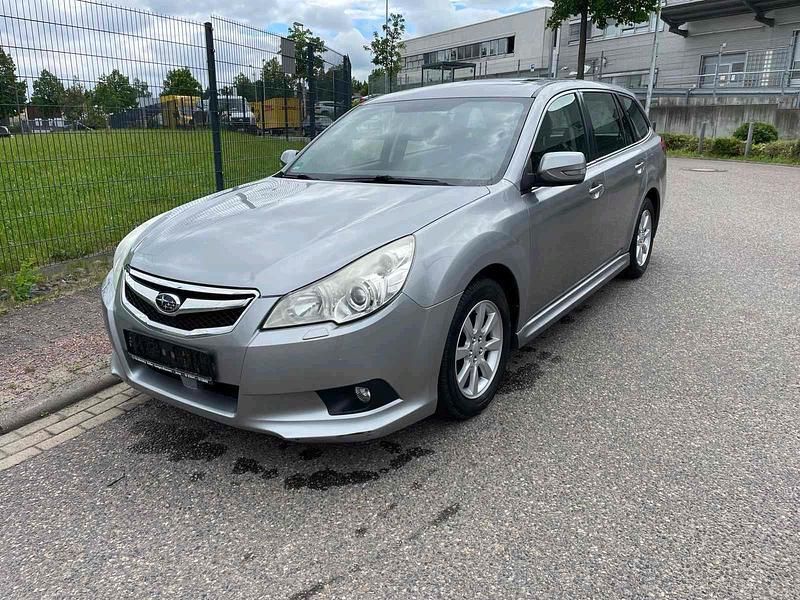 Grau Gebraucht 2010 Subaru Legacy Kombi | 3.050 € (Superpreis) - Bild 1/4