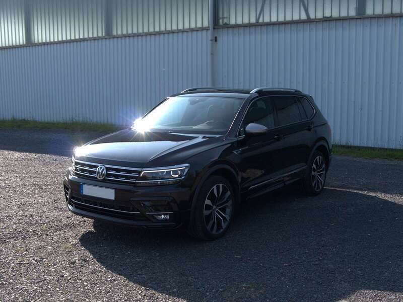 Schwarz Gebraucht 2018 VW Tiguan Allspace R-line SUV | 29.600 € (Guter Preis) - Bild 1/4