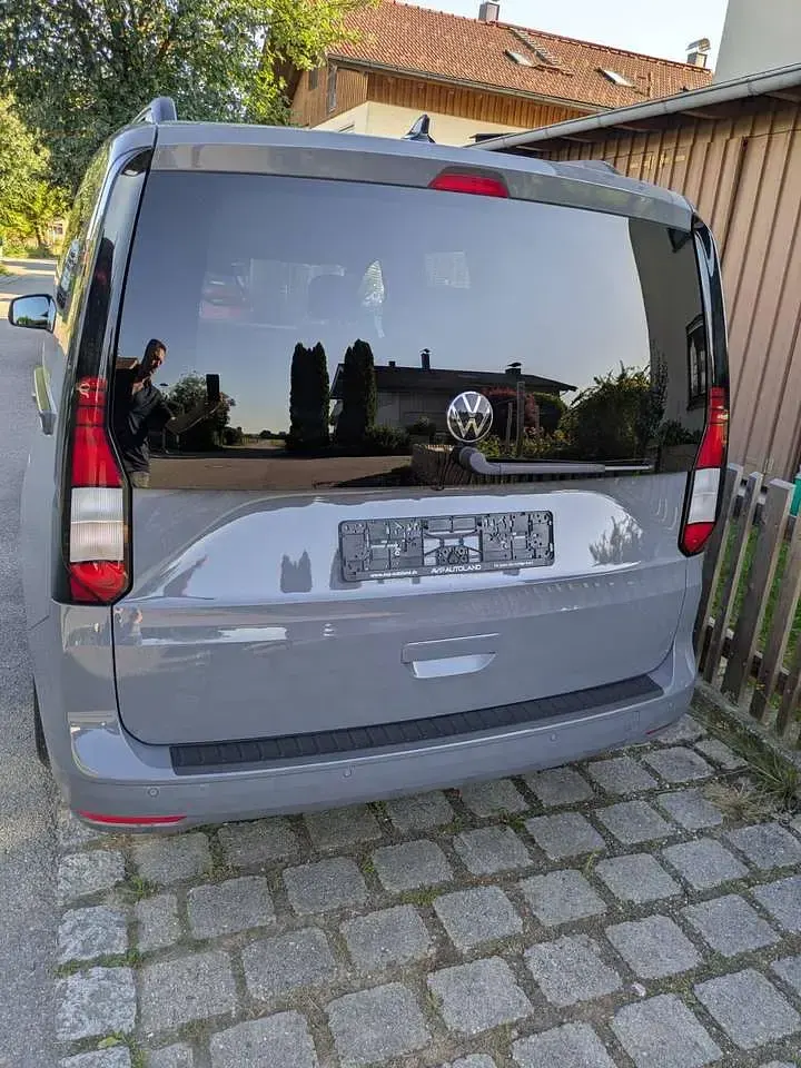 Gebraucht VW Caddy Maxi Life Life 122 PS (89 kW) 2022 Grau Van / Kleinbus