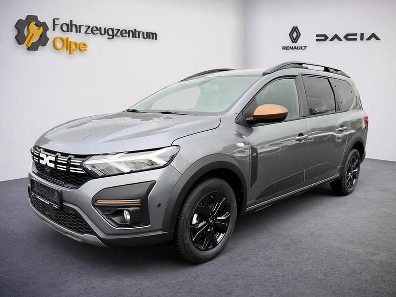 Schiefergrau Gebraucht 2024 Dacia Jogger Extreme Van / Kleinbus | 20.890 € (Fairer Preis) - Bild 1/4
