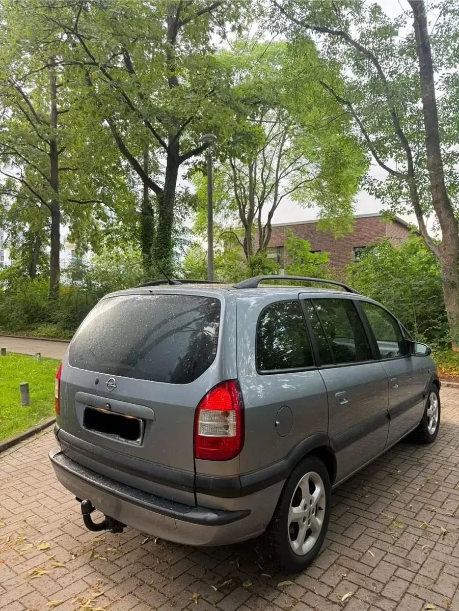 Gebraucht Opel Zafira 147 PS (108 kW) 2003 Silber Van / Kleinbus