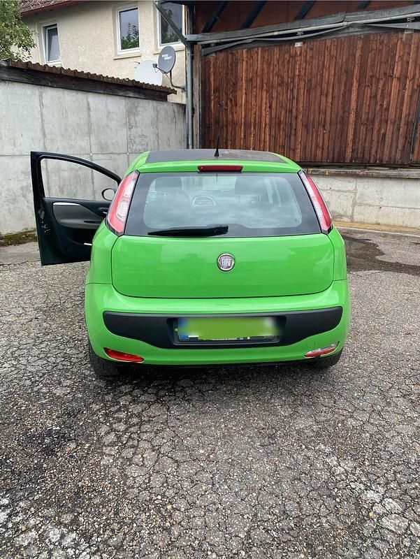 Grün Gebraucht 2010 Fiat Punto Kleinwagen | 1.400 € (Fairer Preis) - Bild 1/4