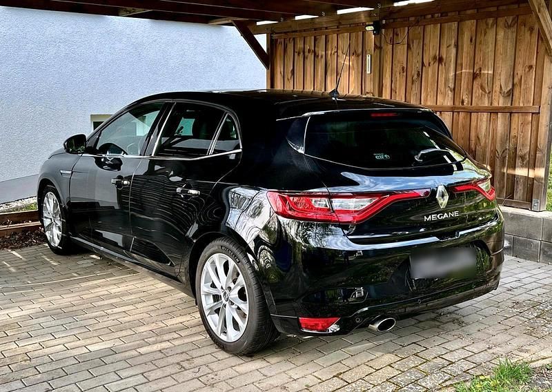 Gebraucht Renault Mégane IV 132 PS (97 kW) 2016 Schwarz Limousine