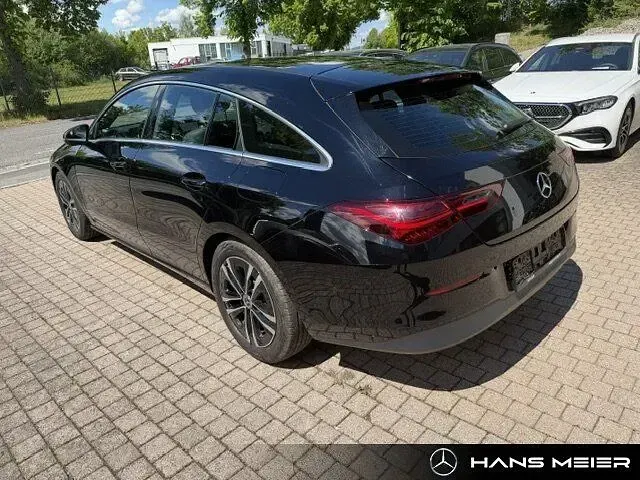Gebraucht Mercedes CLA200 Shooting Brake 163 PS (119 kW) 2025 Unilack nachtschwarz Kombi