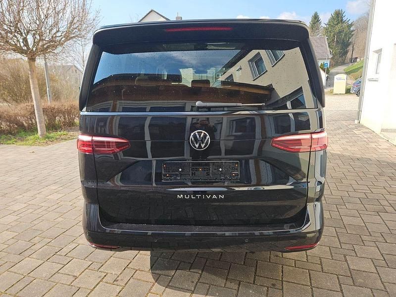 Gebraucht VW Multivan 204 PS (150 kW) 2024 Deep black Van