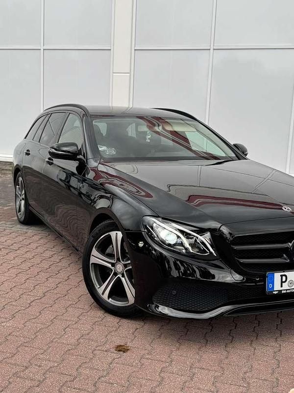 Gebraucht Mercedes E220 Avantgarde 194 PS (142 kW) 2018 Kombi