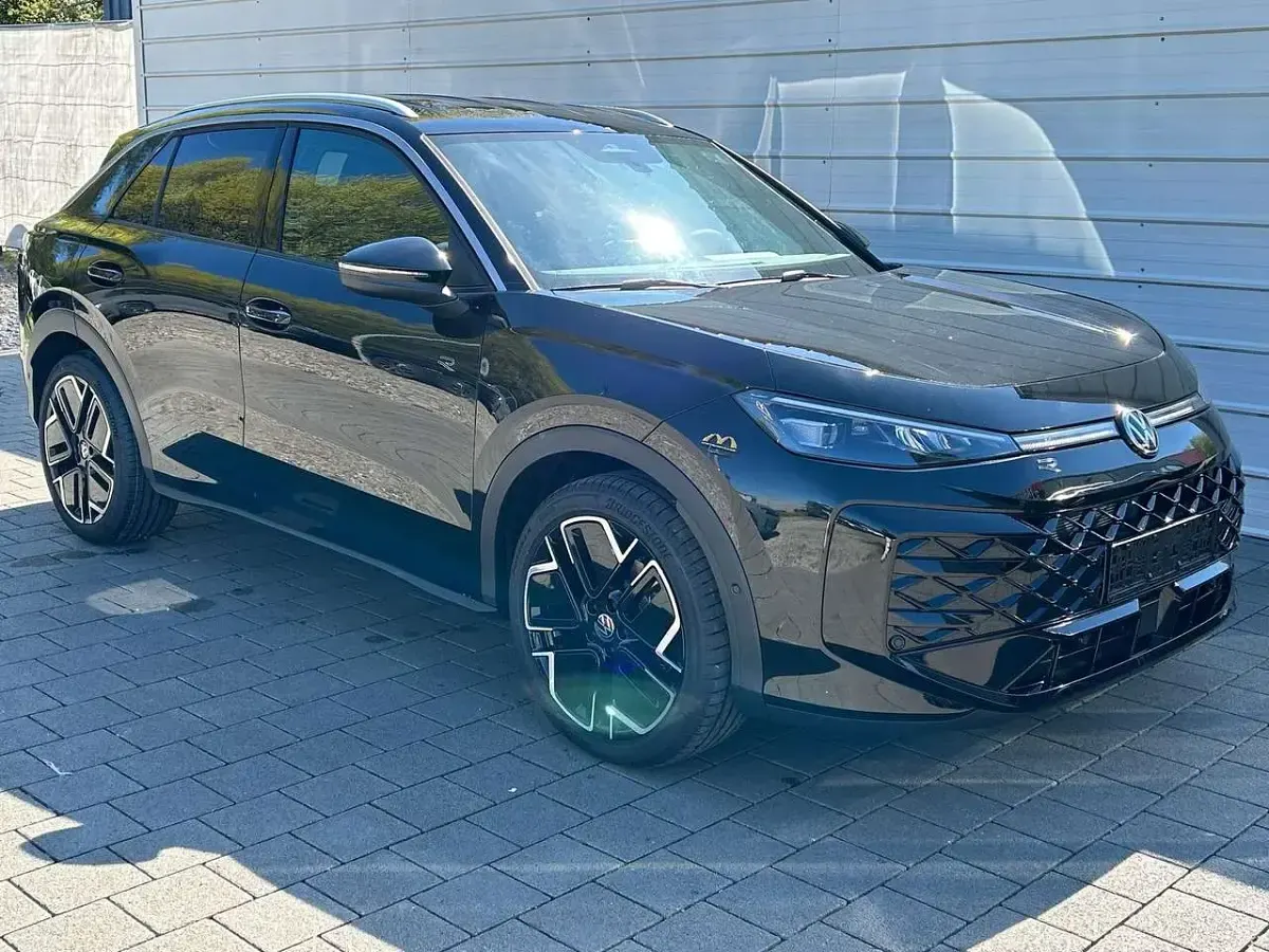 Neu VW T-Roc R-line 150 PS (110 kW) 2026 Grenadillschwarz metallic SUV