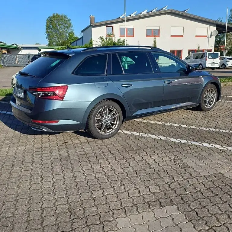 Gebraucht Skoda Superb SportLine 190 PS (139 kW) 2020 Grau Kombi