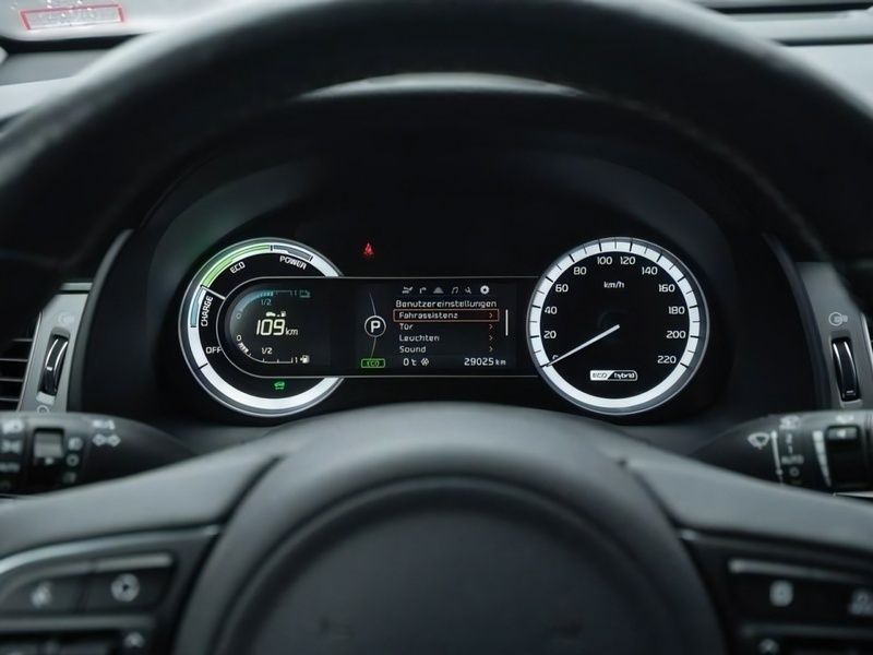 Gebraucht Kia Niro Vision 141 PS (103 kW) 2019 Weiß SUV