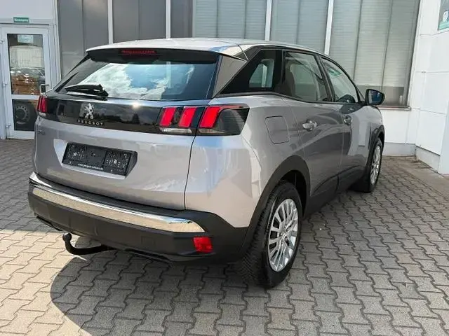 Gebraucht Peugeot 3008 Access 131 PS (96 kW) 2019 Grau SUV