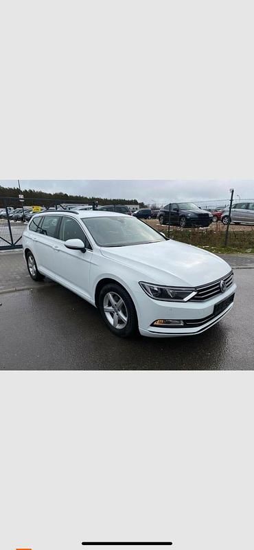 Gebraucht VW Passat 120 PS (88 kW) 2017 Weiß Kombi