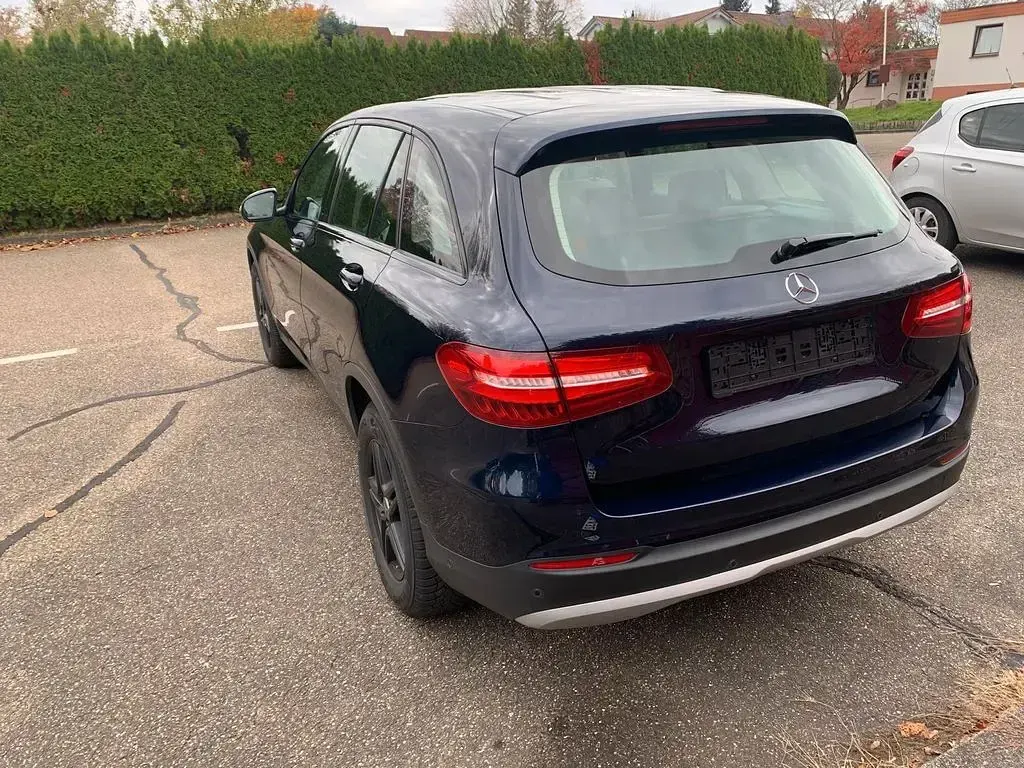 Gebraucht Mercedes GLC250 204 PS (150 kW) 2018 Blau SUV