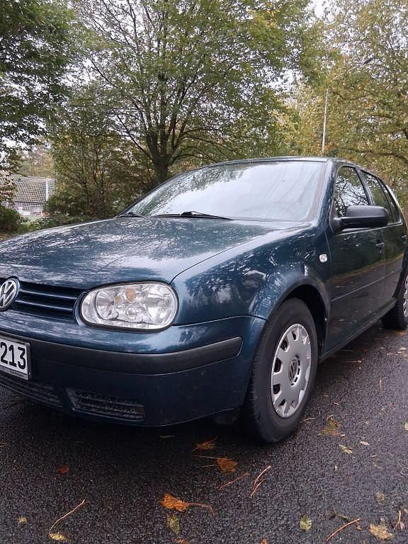 Blau Gebraucht 2002 VW Golf IV Limousine | 1.950 € (Fairer Preis) - Bild 1/4