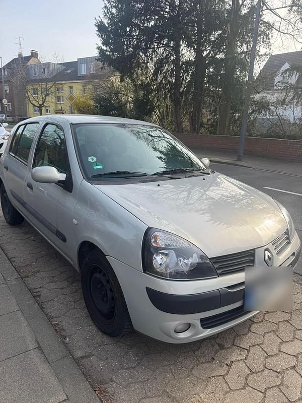 Gebraucht Renault Clio II 75 PS (55 kW) 2003 Silber Kleinwagen