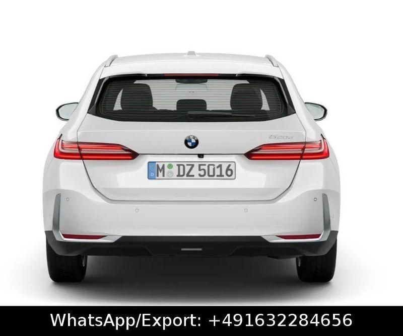 Neu BMW 520 Sport Line 197 PS (144 kW) 2025 Alpinweiß uni Kombi