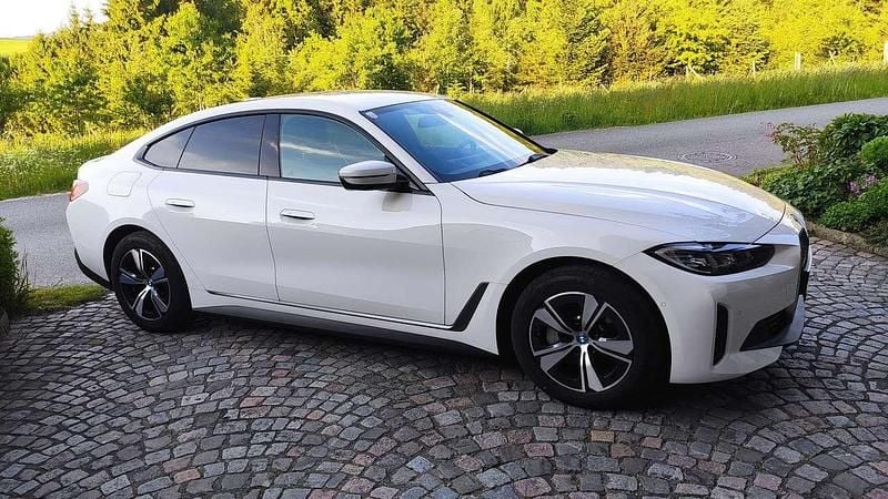 Gebraucht BMW i4 210 kW (286 PS) 2023 Weiß Limousine