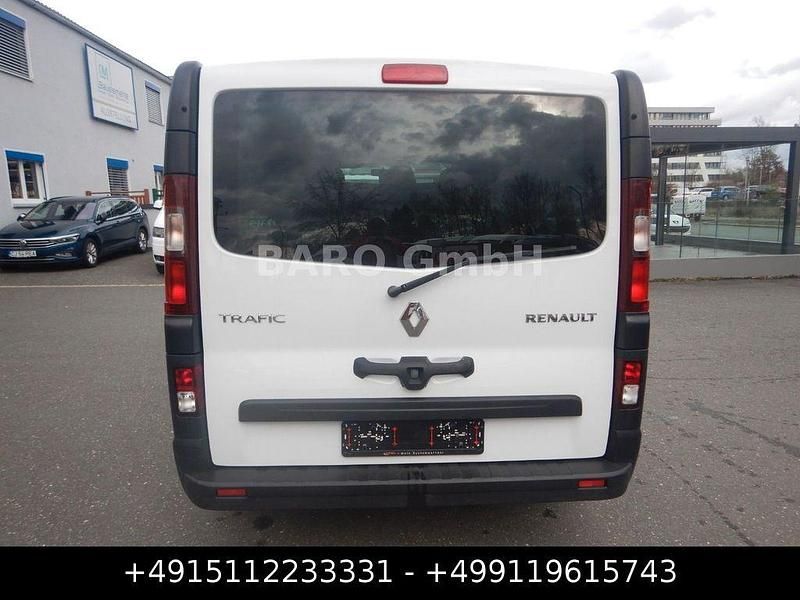 Gebraucht Renault Trafic Komfort 140 PS (102 kW) 2016 Weiß Van / Kleinbus