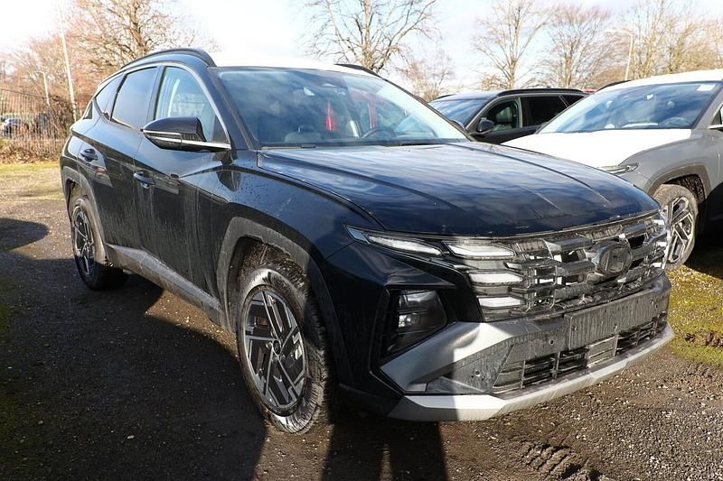 Neu Hyundai Tucson Select 215 PS (158 kW) 2025 Abyss black mineraleffekt abyss black mineraleffekt SUV