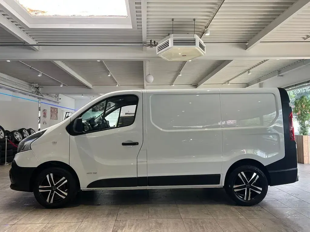 Gebraucht Renault Trafic 116 PS (85 kW) 2014 Weiß Van / Kleinbus