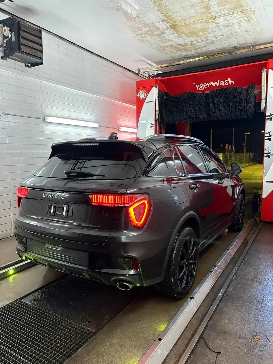Second-hand Lynk & Co 01 197 CP (144 kW) 2021 Negru SUV