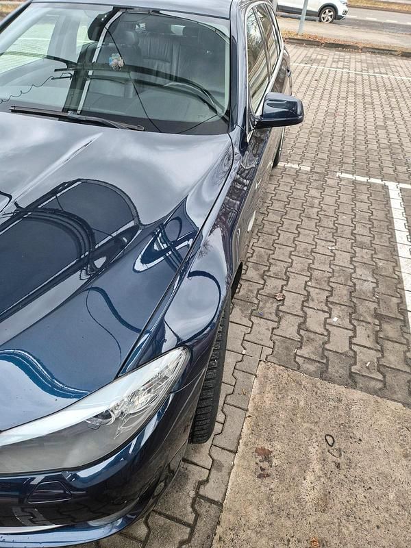 Gebraucht BMW 520 183 PS (134 kW) 2010 Blau Kombi