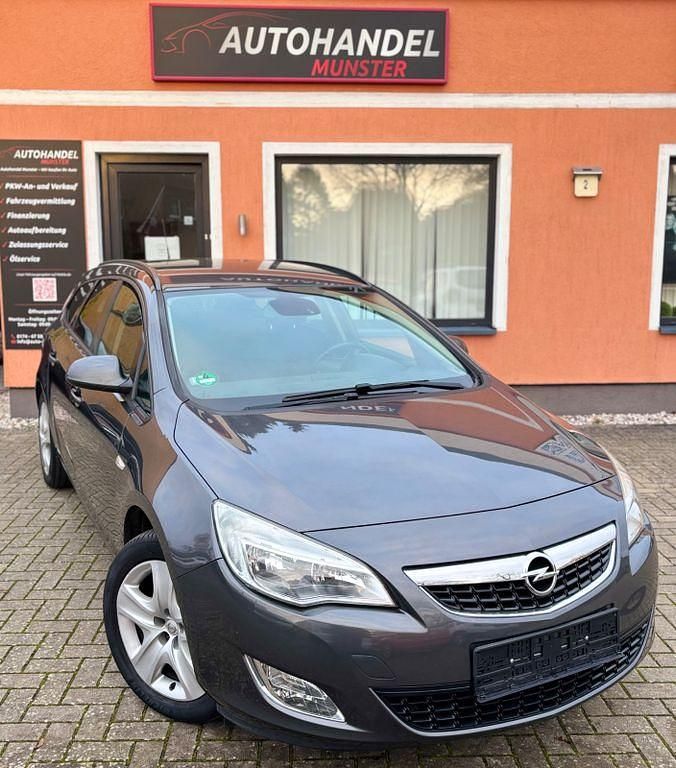 Gebraucht Opel Astra Design Edition 120 PS (88 kW) 2012 Grau Kombi