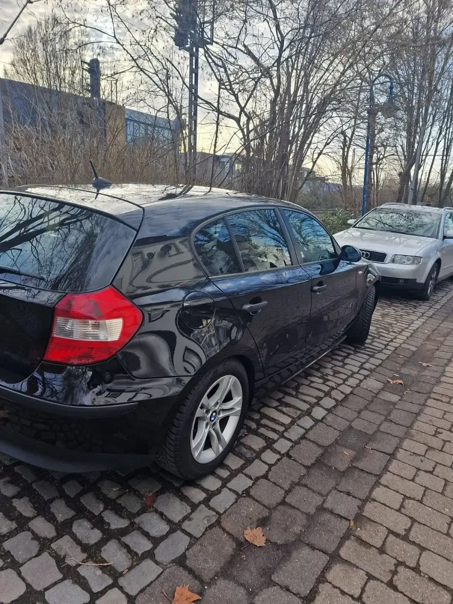 Gebraucht BMW 116 115 PS (84 kW) 2006 Schwarz Kleinwagen