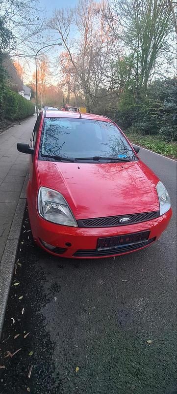 Gebraucht Ford Fiesta 101 PS (74 kW) 2004 Rot Kleinwagen