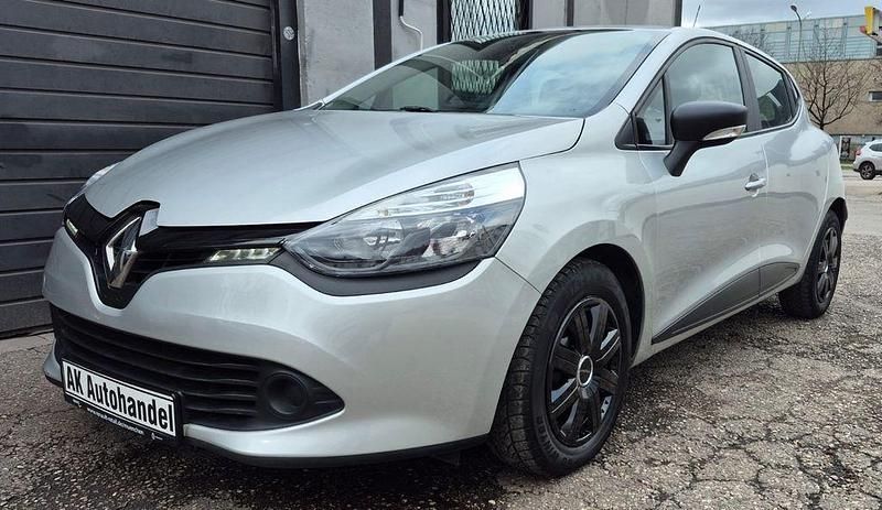 Gebraucht Renault Clio IV Expression 73 PS (53 kW) 2014 Silber Limousine