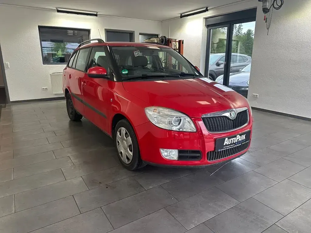 Gebraucht Skoda Fabia Ambiente 80 PS (58 kW) 2009 Rot Kombi