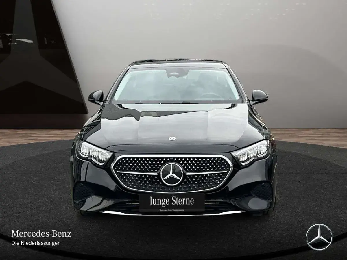 Gebraucht Mercedes E200 Advanced 204 PS (150 kW) 2025 Schwarz Limousine