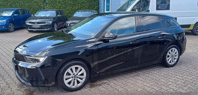 Schwarz Gebraucht 2023 Opel Astra Business Limousine | 18.980 € (Superpreis) - Bild 1/4