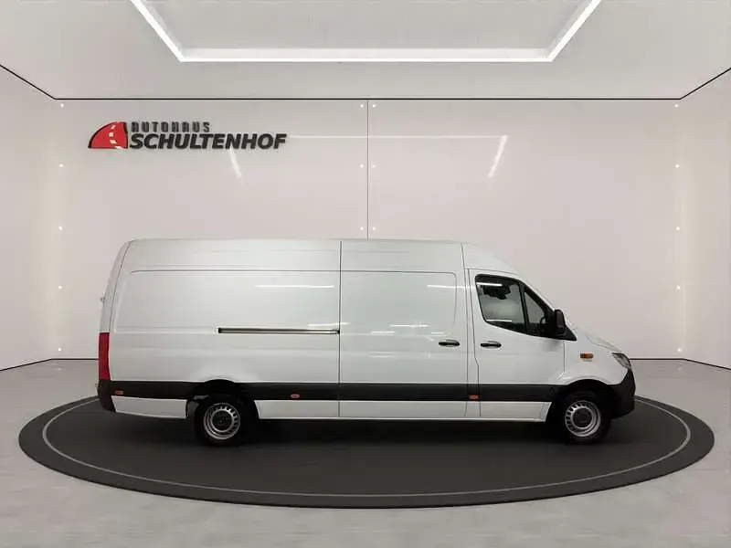 Używany Mercedes Sprinter 170 KM (125 kW) 2024 Biały Van