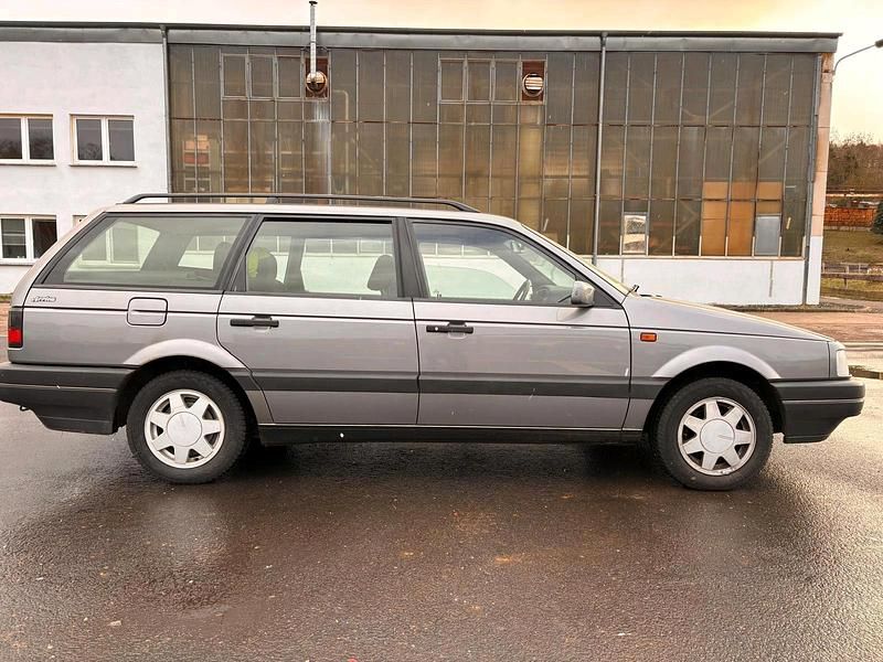 Gebraucht VW Passat 75 PS (55 kW) 1993 Grau Kombi