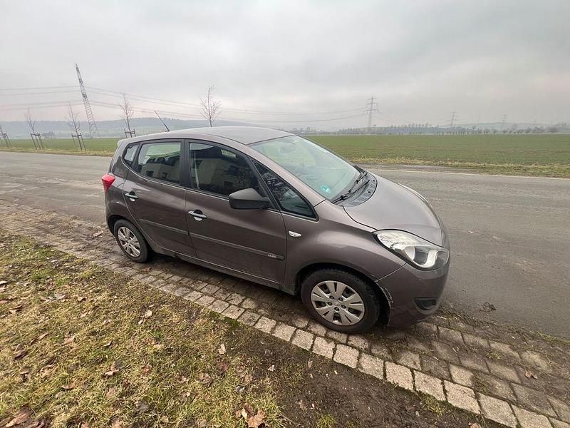 Gebraucht Hyundai ix20 Classic 90 PS (66 kW) 2010 Grau Kleinwagen
