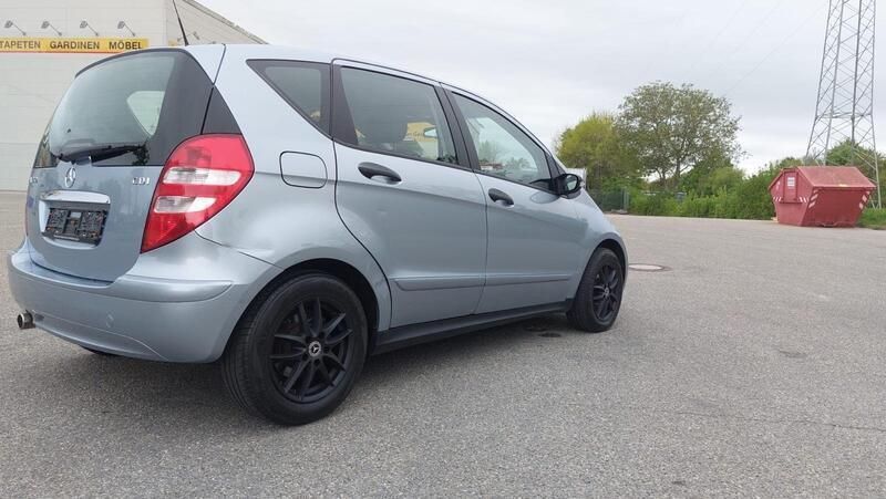 Blau Gebraucht 2007 Mercedes A180 Kleinwagen | 2.299 € (Fairer Preis) - Bild 1/4
