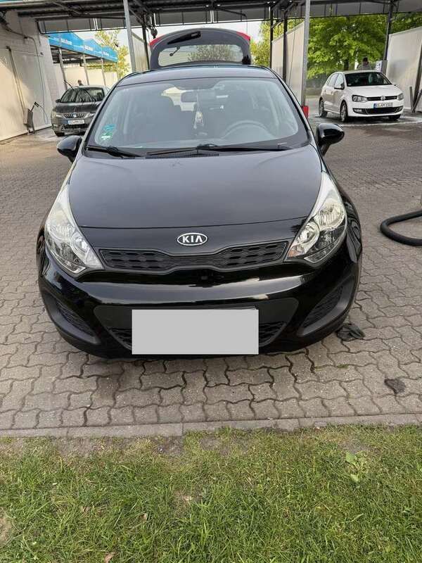 Schwarz Gebraucht 2012 Kia Rio Edition 7 Limousine | 4.200 € (Fairer Preis) - Bild 1/4