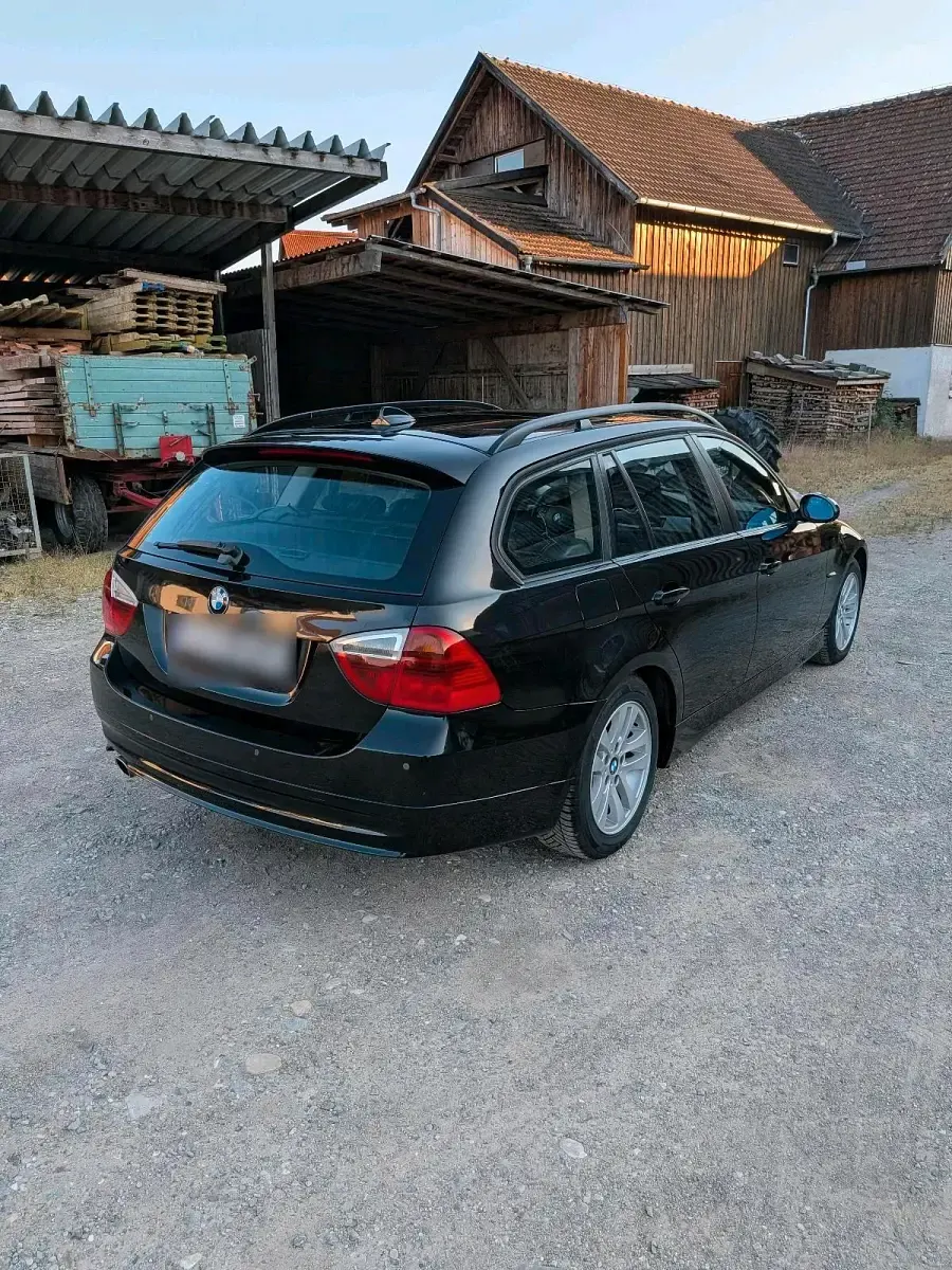 Gebraucht BMW 318 143 PS (105 kW) 2007 Schwarz Kombi