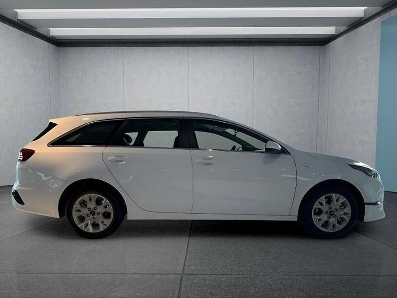 Second-hand Kia Ceed 99 CP (72 kW) 2025 Alb Hatchback
