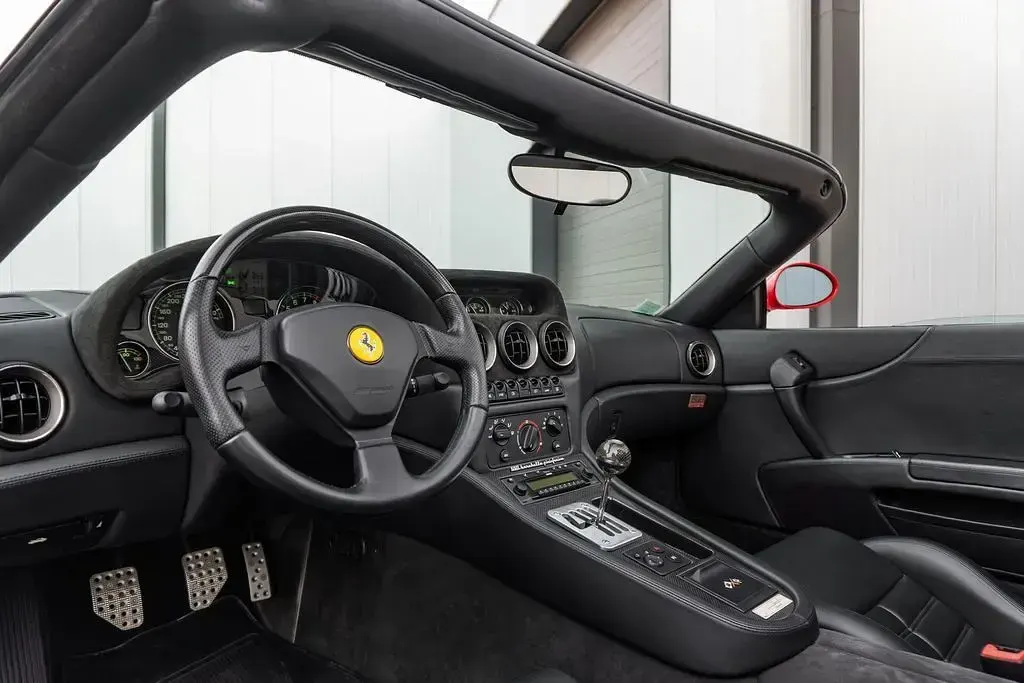Second-hand Ferrari 550 485 CP (356 kW) 2001 Roșu Cabrio