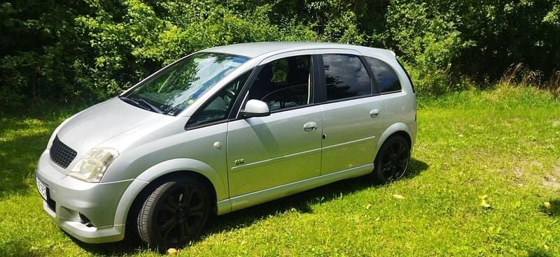 Silber Gebraucht 2008 Opel Meriva OPC Van / Kleinbus | 3.500 € (Etwas zu teuer) - Bild 1/4