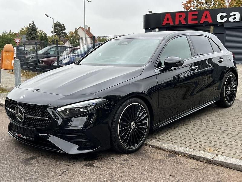 Kosmosschwarz Gebraucht 2024 Mercedes A220 AMG Limousine | 38.900 € (Etwas zu teuer) - Bild 1/4