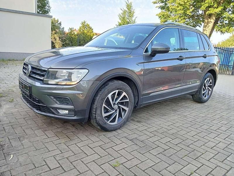 Grau Gebraucht 2019 VW Tiguan Join SUV | 18.950 € (Superpreis) - Bild 1/4