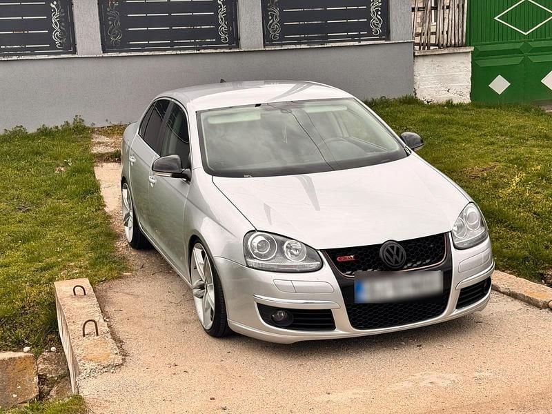 Gebraucht VW Jetta 320 PS (235 kW) 2008 Grau Limousine