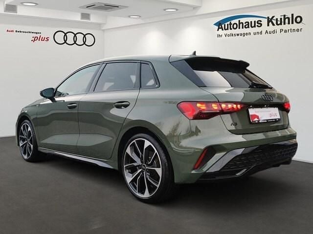 Gebraucht Audi A3 Ambiente 150 PS (110 kW) 2026 Distriktgrün metallic