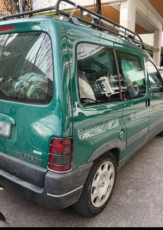Gebraucht Peugeot Partner 98 PS (72 kW) 2004 Grün Van / Kleinbus