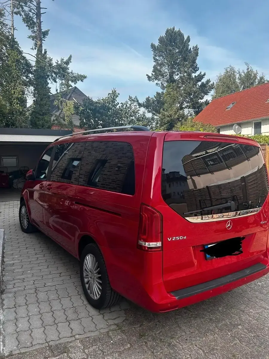 Gebraucht Mercedes V250 190 PS (139 kW) 2017 Rot Van / Kleinbus